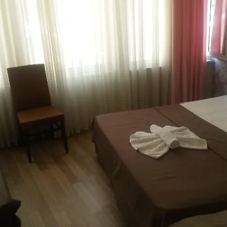 Hotel Winecity 3*