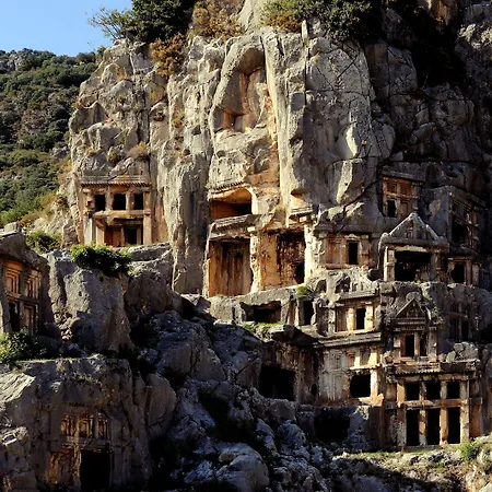 Winecity Hotel 3*